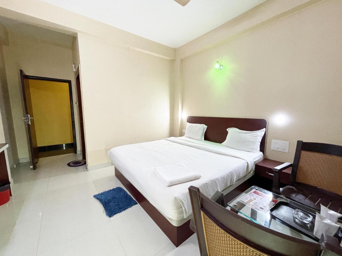 Hotel Golden Wave Puri Ngoại thất bức ảnh