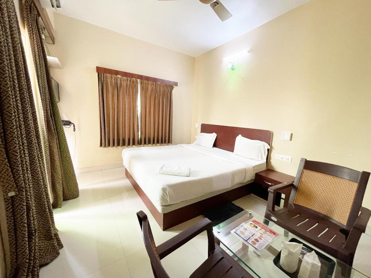 Hotel Golden Wave Puri Ngoại thất bức ảnh