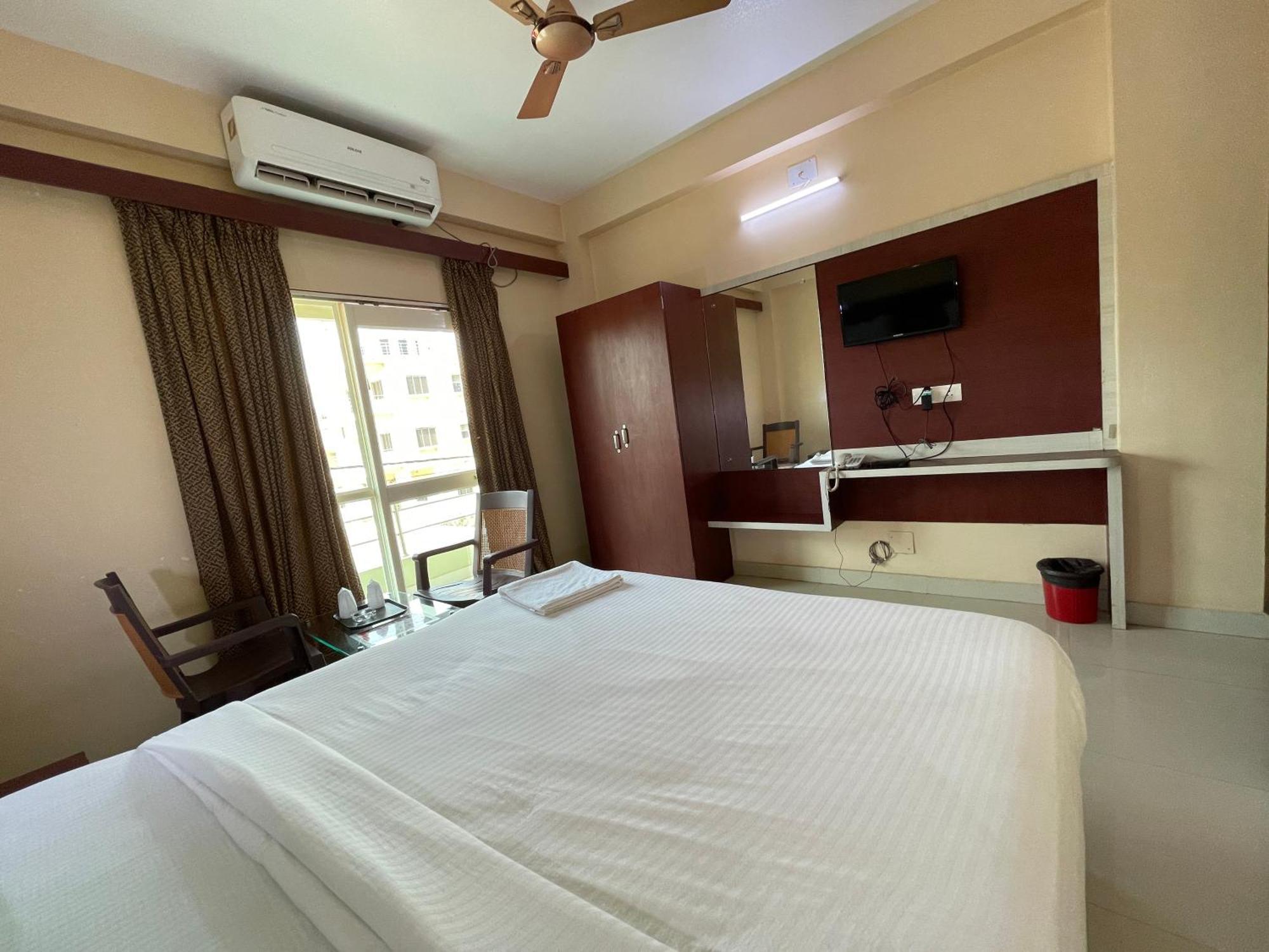 Hotel Golden Wave Puri Ngoại thất bức ảnh