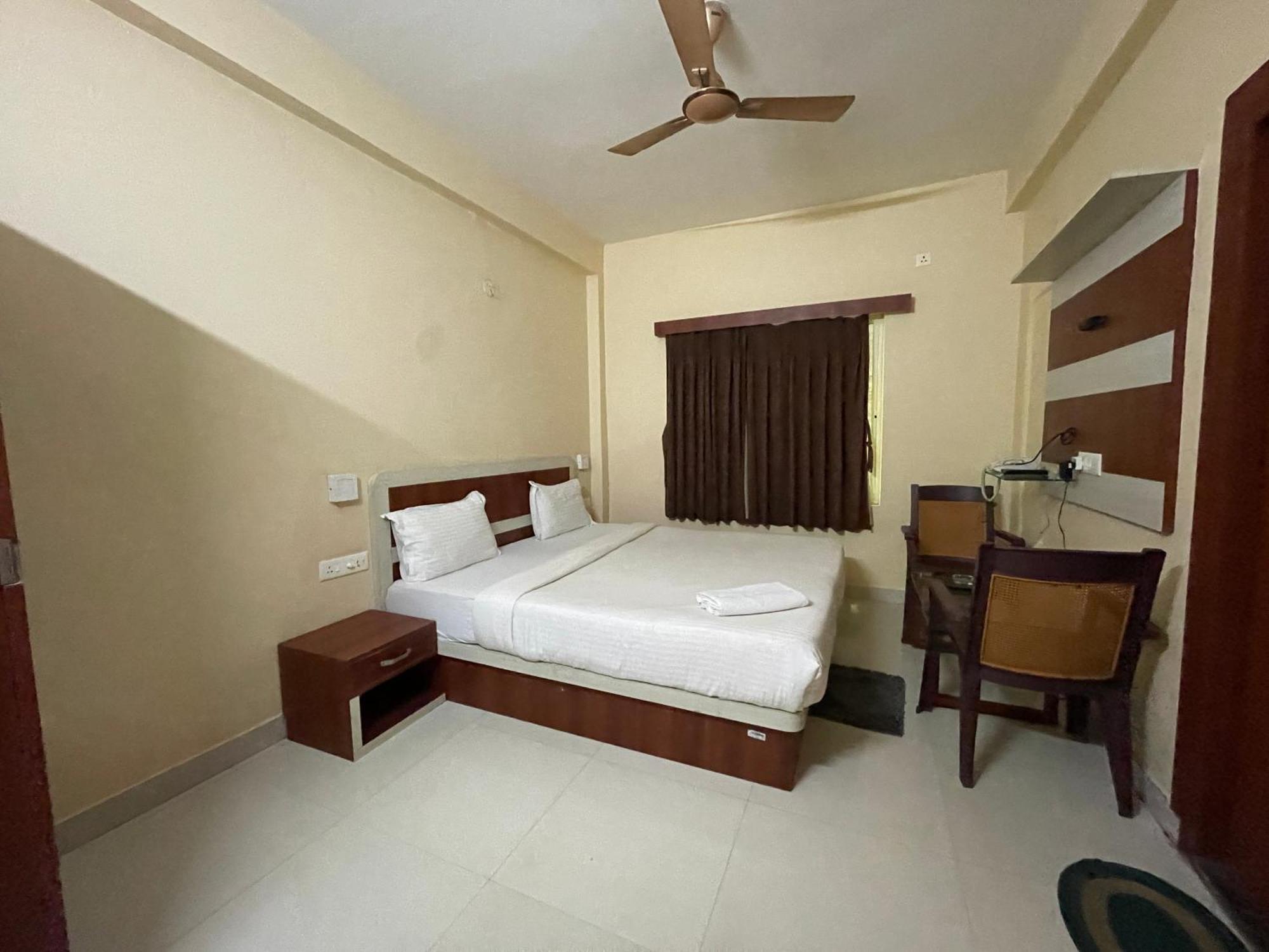 Hotel Golden Wave Puri Ngoại thất bức ảnh